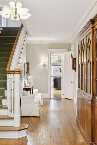 226 Grotto Street S, Saint Paul, MN 55105