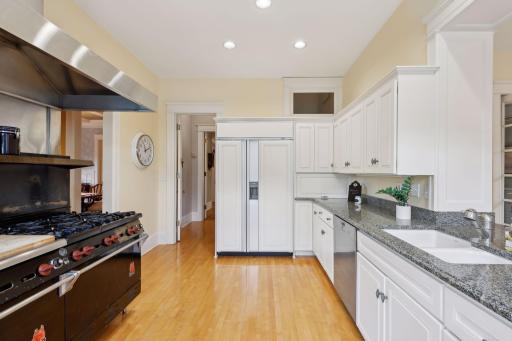 226 Grotto Street S, Saint Paul, MN 55105