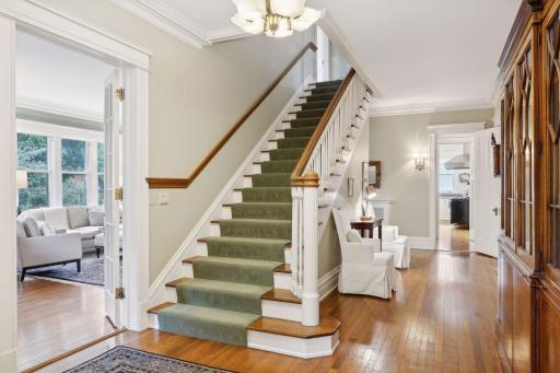 226 Grotto Street S, Saint Paul, MN 55105