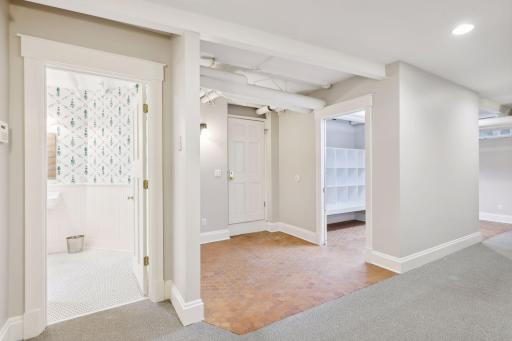 226 Grotto Street S, Saint Paul, MN 55105