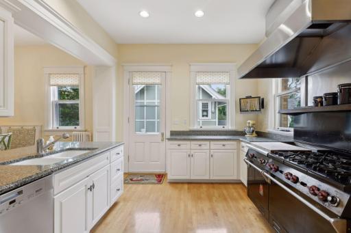 226 Grotto Street S, Saint Paul, MN 55105