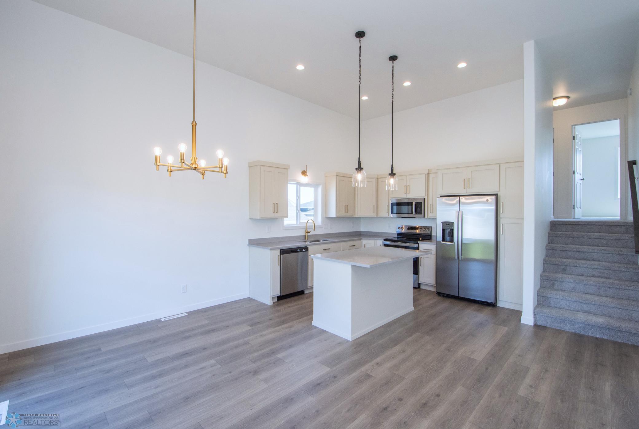 Dining/Kitchen