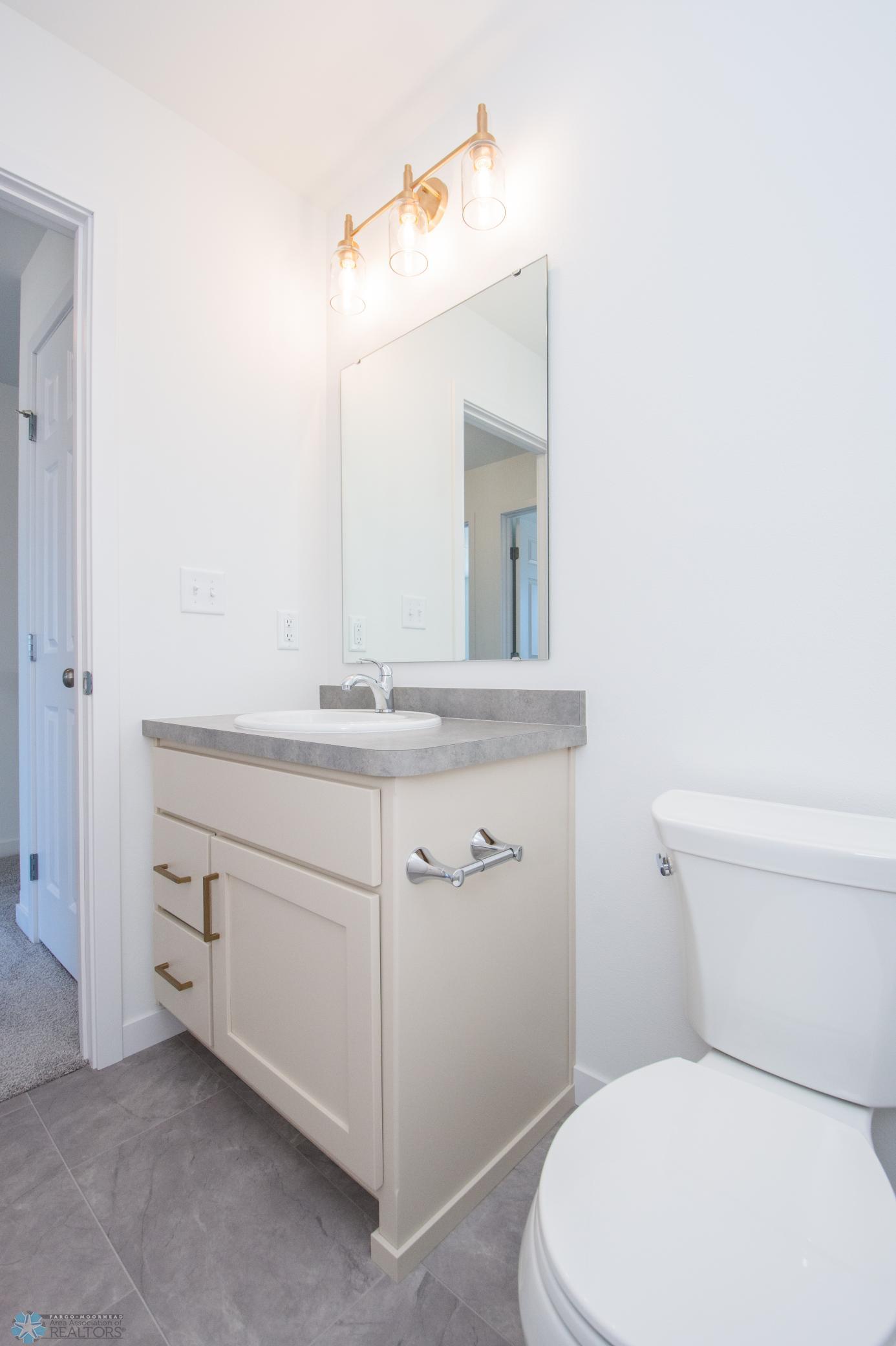 Upper 2nd Bathroom
