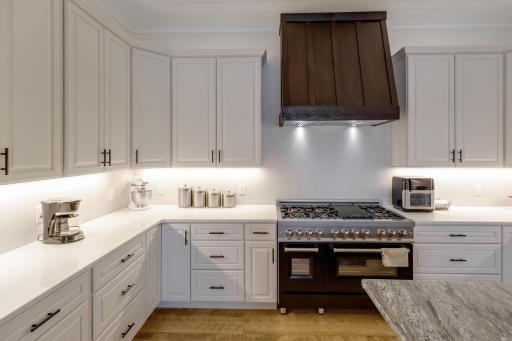 Luxury appliance package and 42" upper cabinets