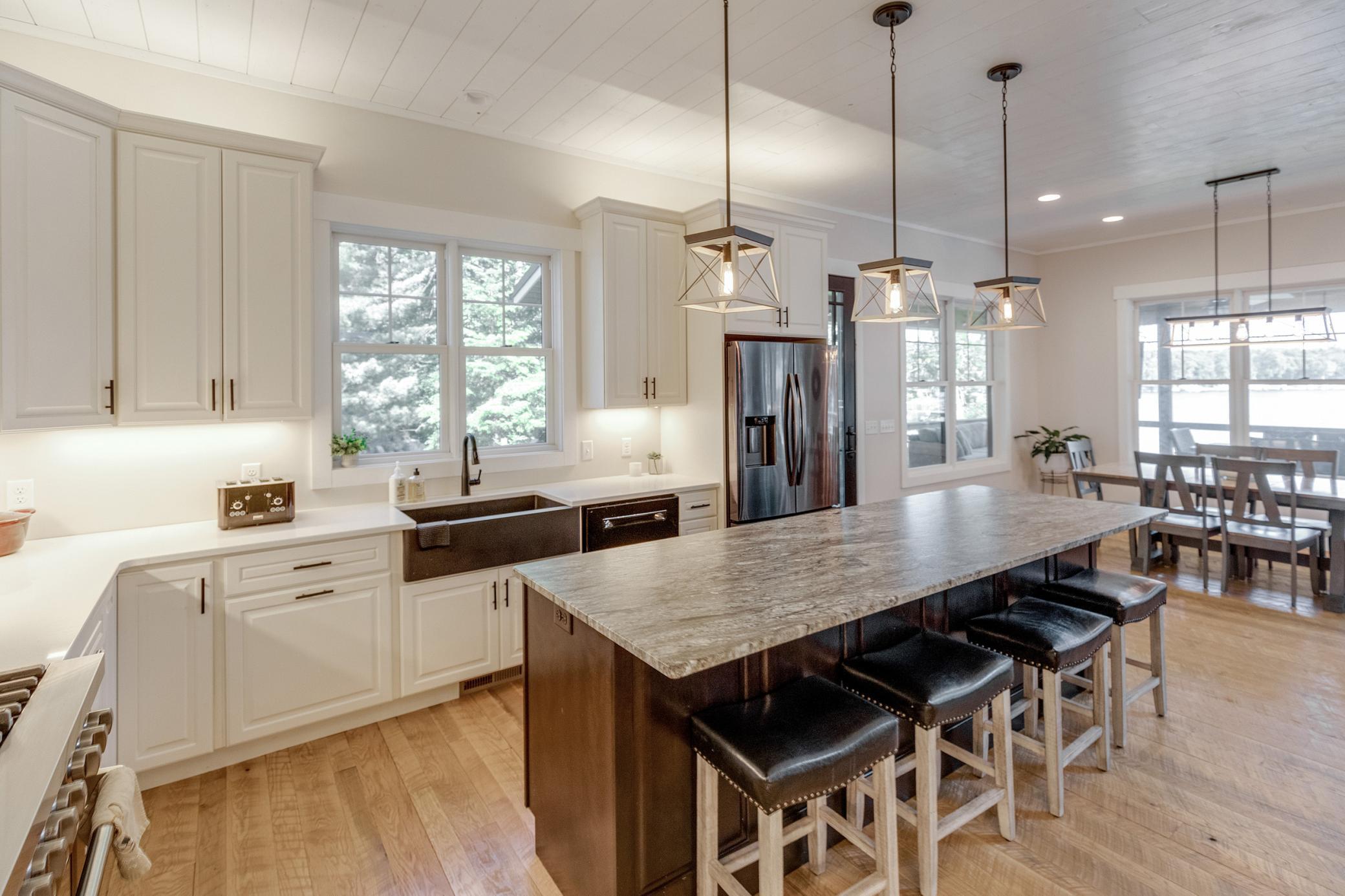 Luxury kitchen with farm house kitchen