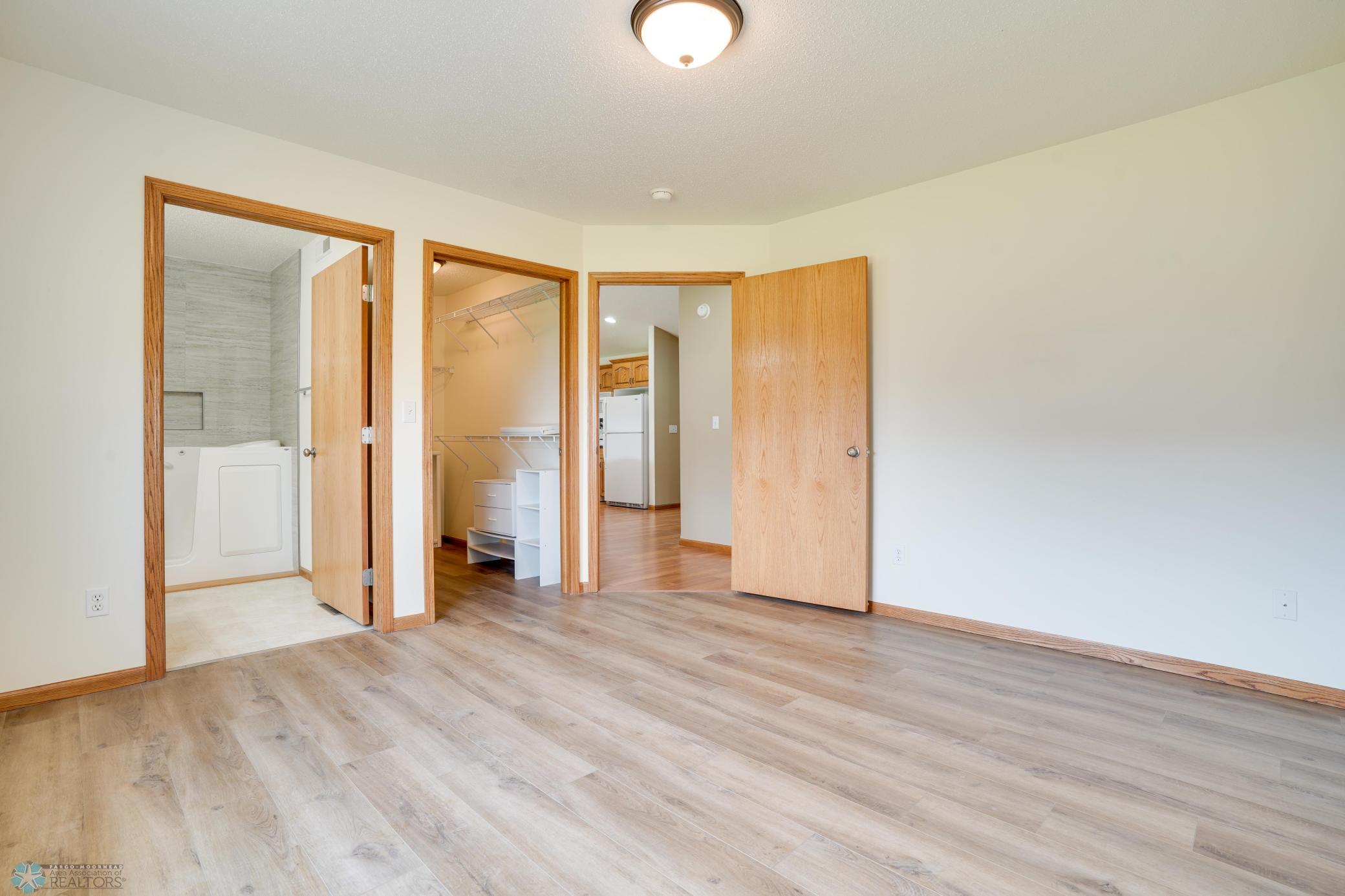 Master Bedroom w/ Private Bath & Walk-in Closet