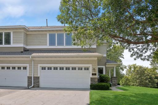 654 Sutherland Drive, Saint Paul, MN 55129