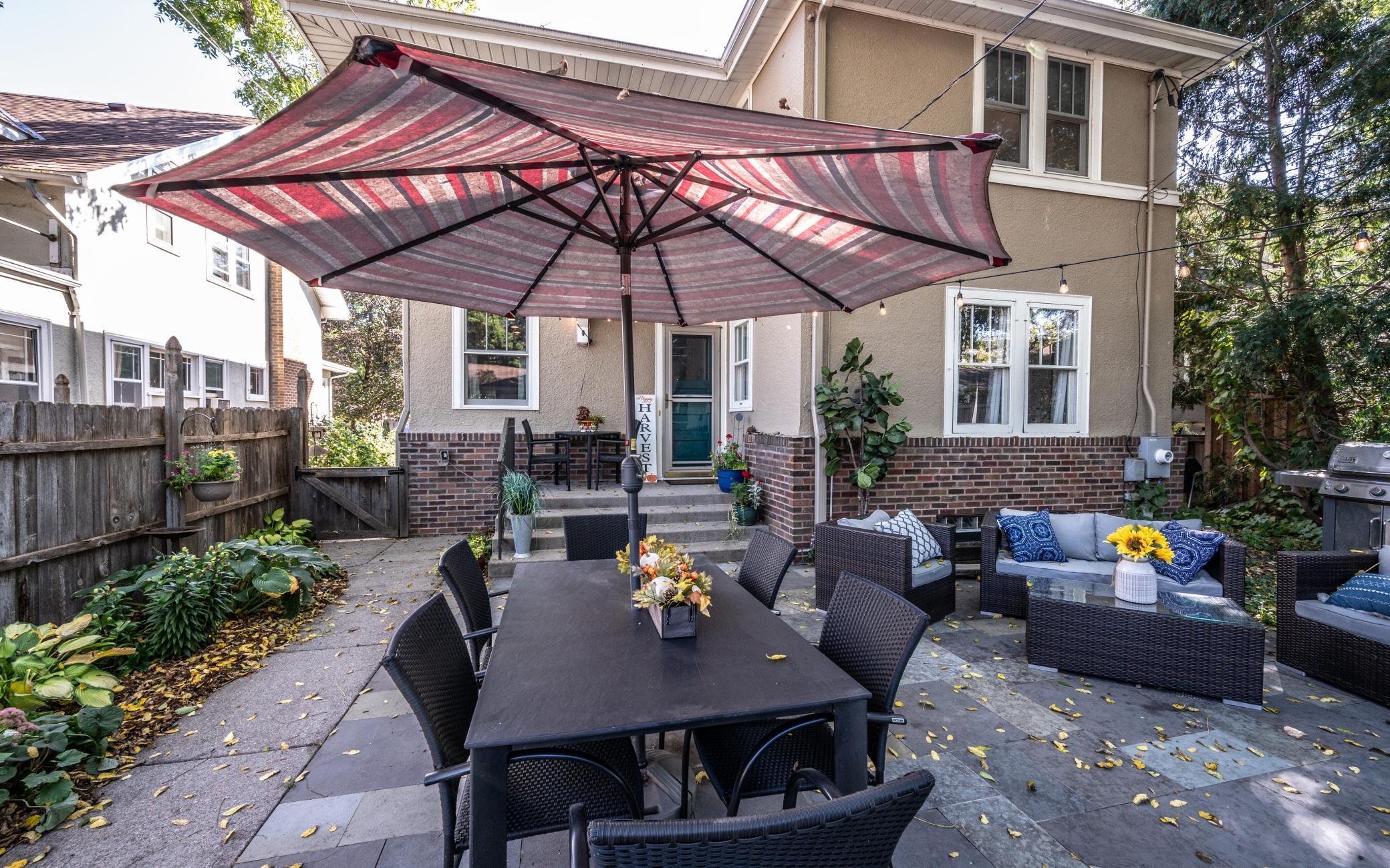 Entertainment space for large groups with bluestone patio