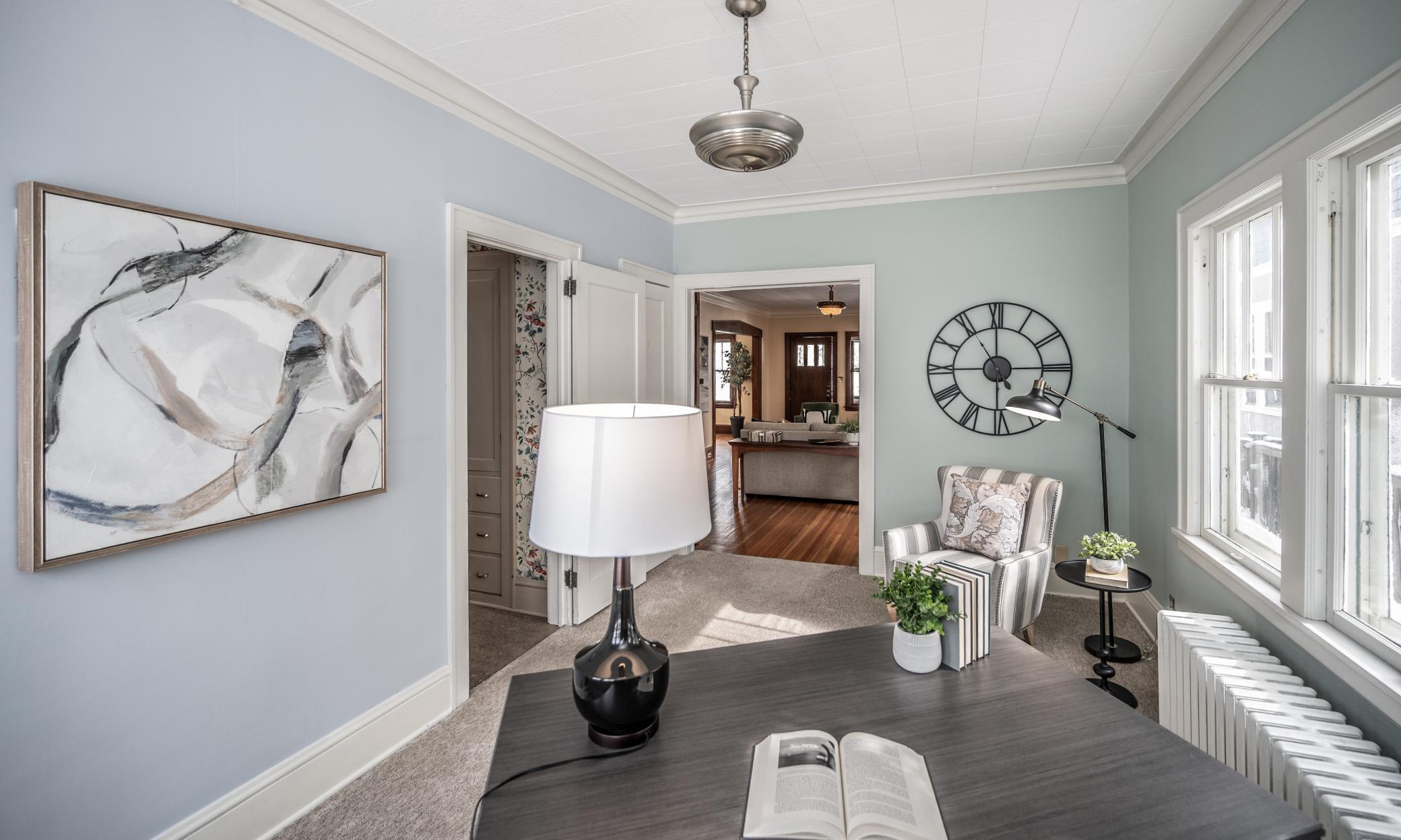 Sunroom / Den can also be a bedroom