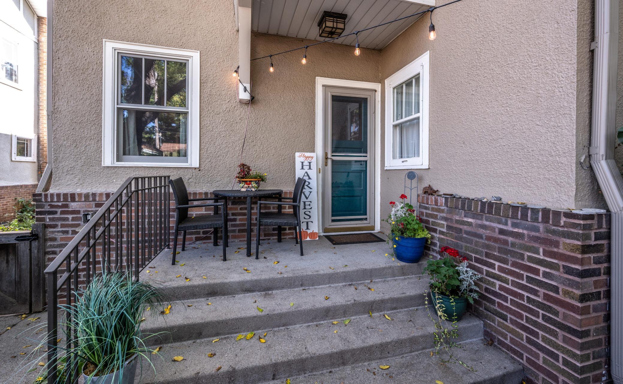 Rear Entry leading to the patio