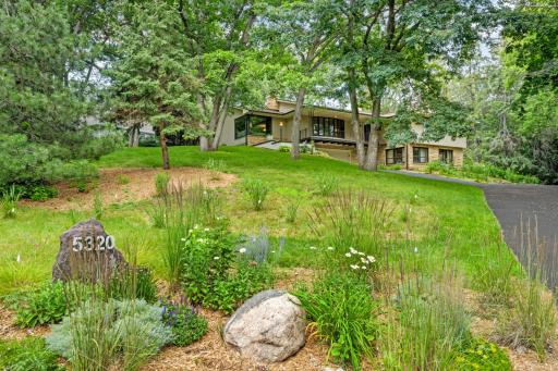5320 Northwood Ridge, Bloomington, MN 55437