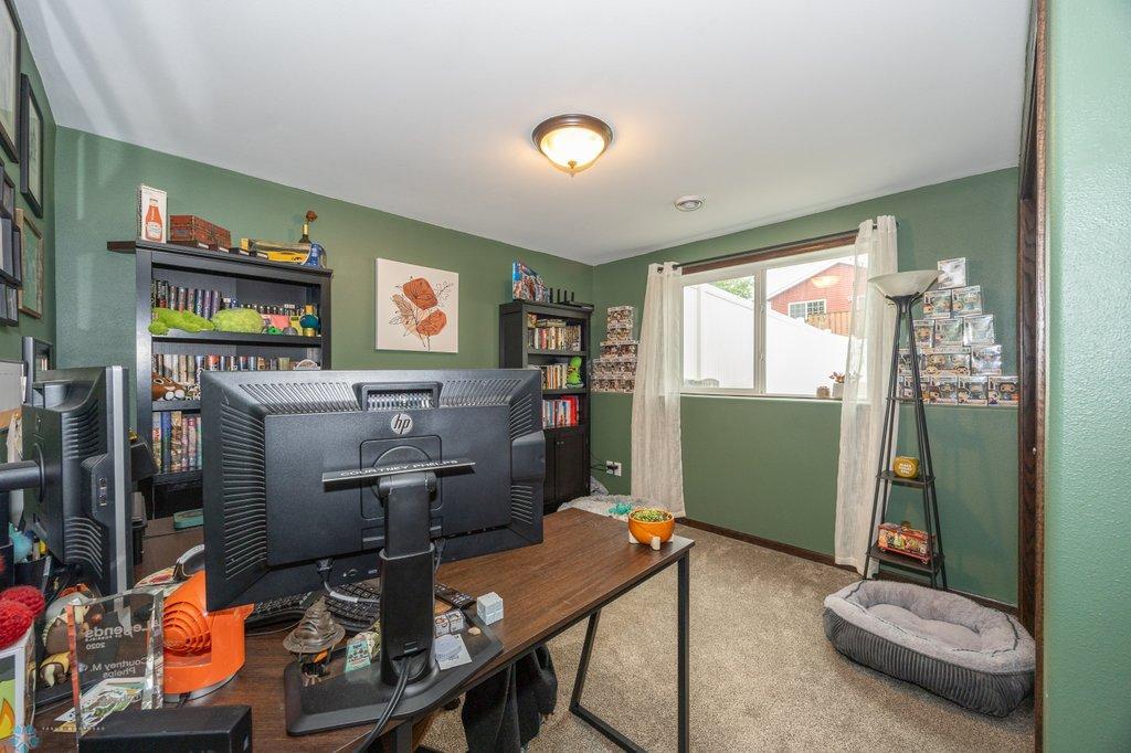 Lower Bed/Office