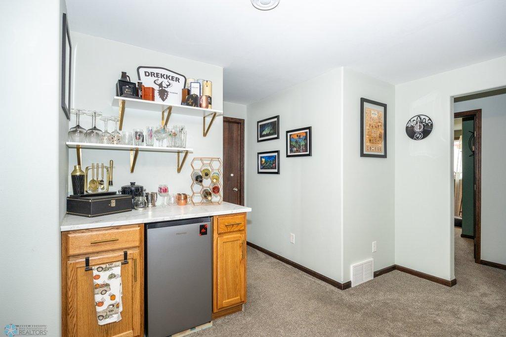 Dry Bar W/Fridge