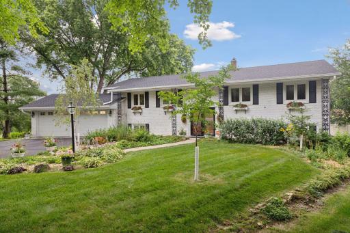 1936 Kenwood Drive E, Saint Paul, MN 55117
