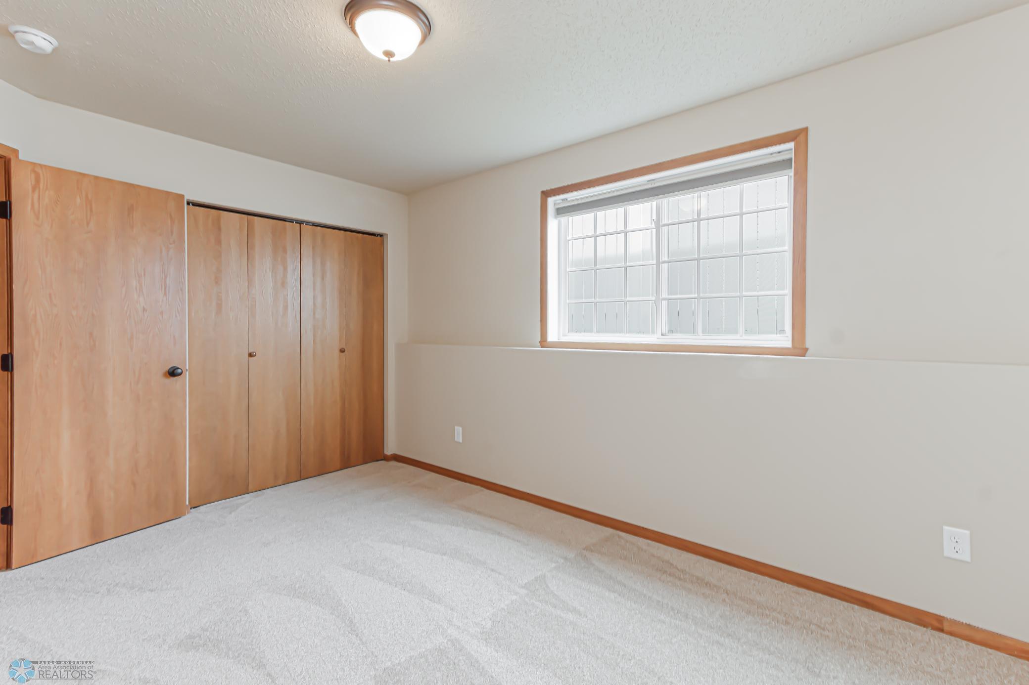 904 30th Ave W, West Fargo, ND-20.jpg