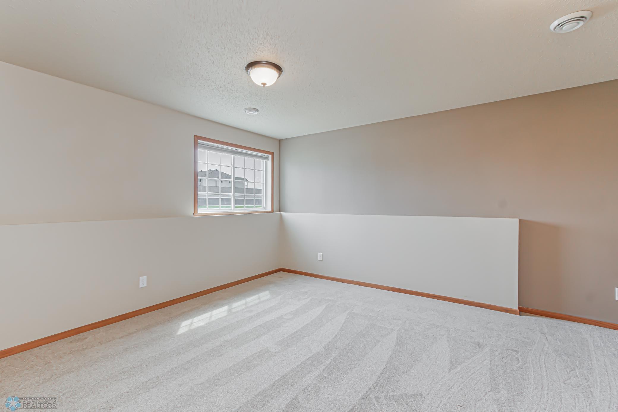 904 30th Ave W, West Fargo, ND-16.jpg