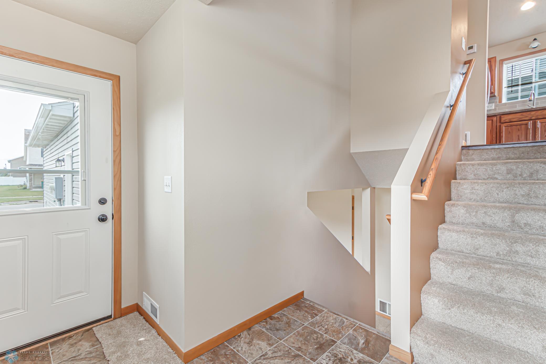 904 30th Ave W, West Fargo, ND.jpg