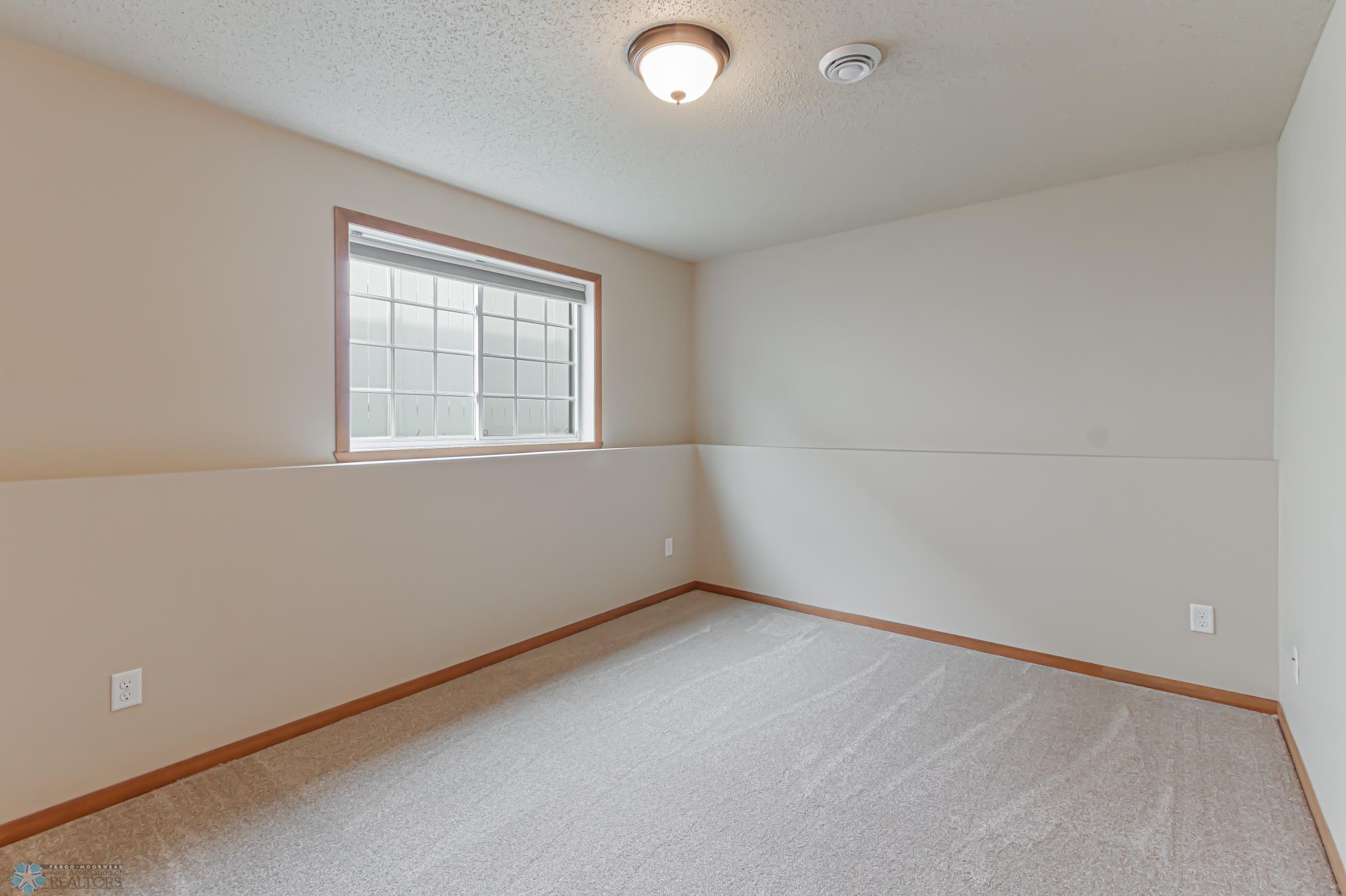 904 30th Ave W, West Fargo, ND-19.jpg
