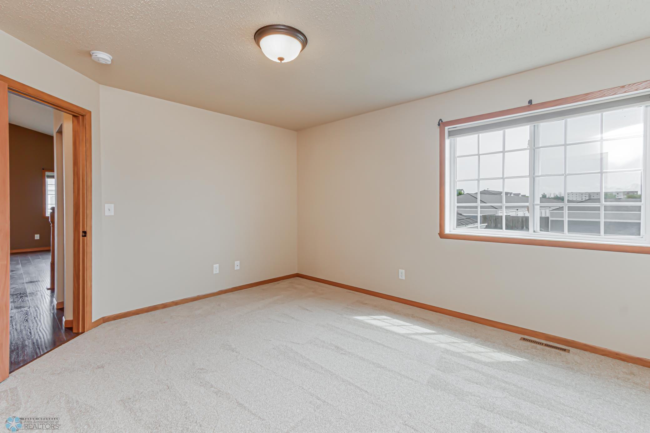 904 30th Ave W, West Fargo, ND-12.jpg
