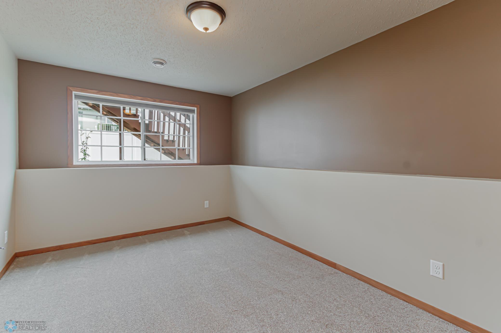 904 30th Ave W, West Fargo, ND-21.jpg