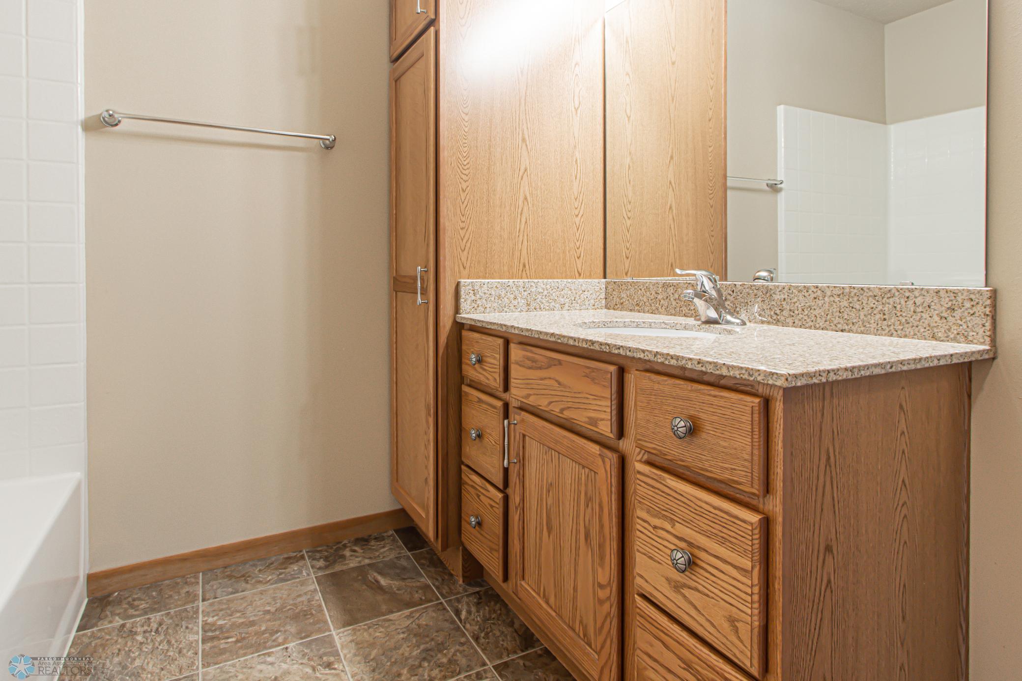 904 30th Ave W, West Fargo, ND-15.jpg