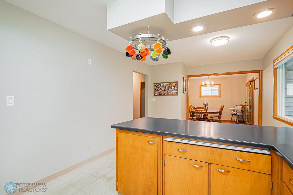 1818 15th St S, Fargo, ND 58103-14.jpg