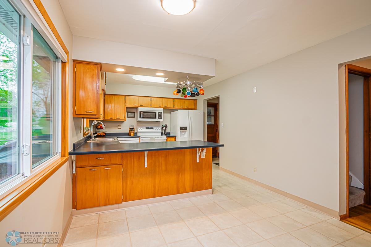 1818 15th St S, Fargo, ND 58103-16.jpg