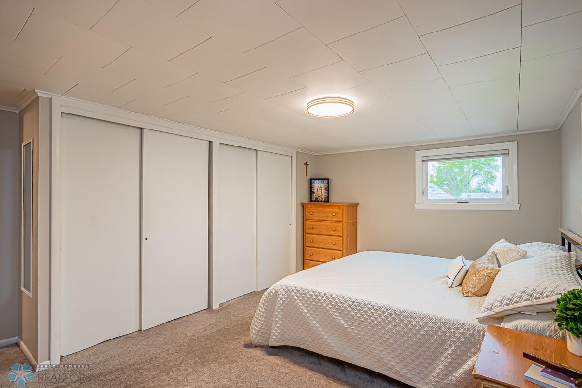 2nd floor, primary bedroom