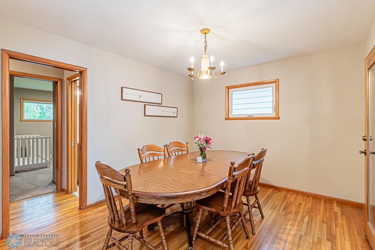 1818 15th St S, Fargo, ND 58103-05.jpg