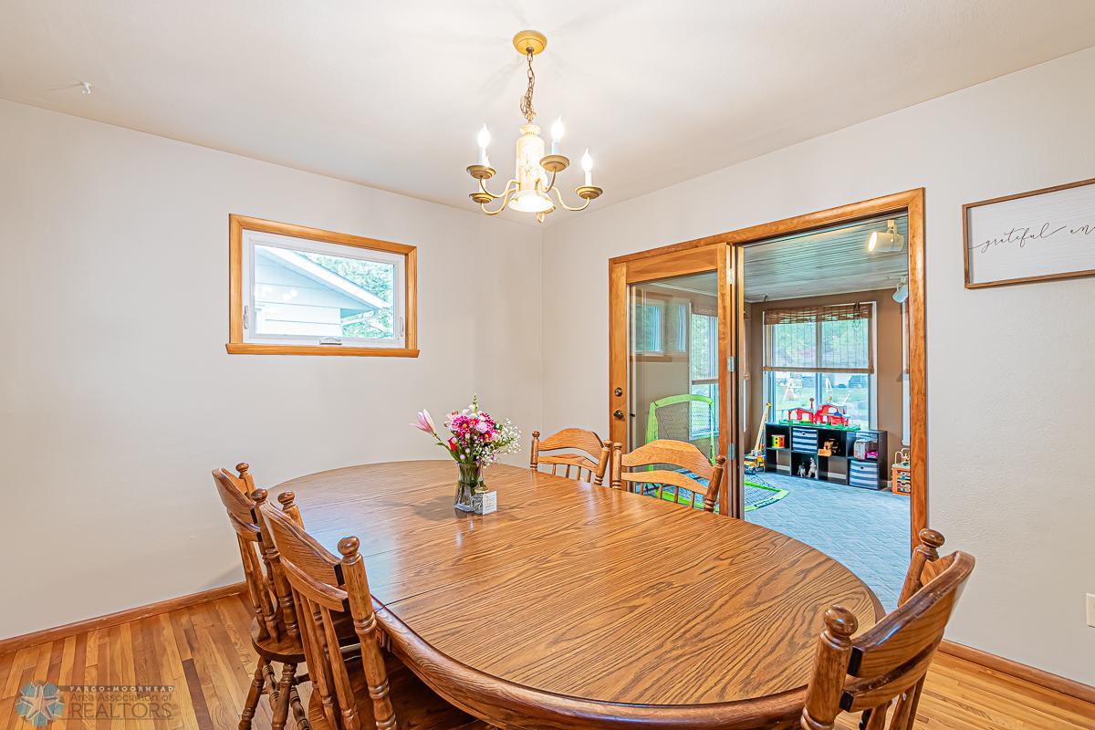 1818 15th St S, Fargo, ND 58103-04.jpg