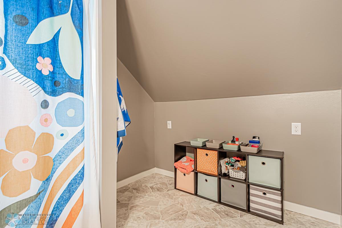 2nd floor bathroom