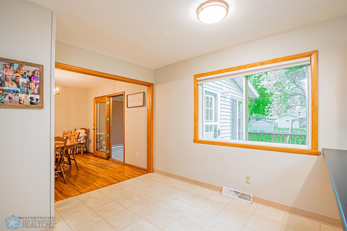 1818 15th St S, Fargo, ND 58103-15.jpg