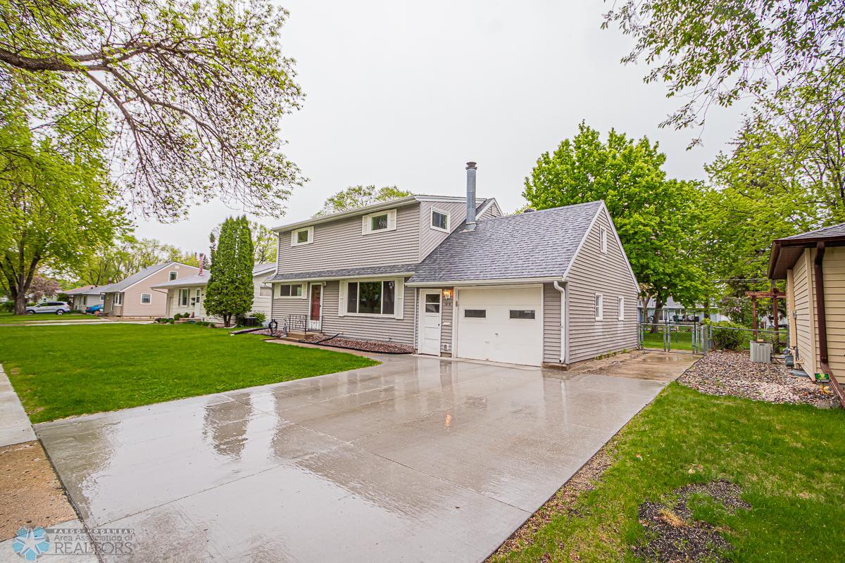 1818 15th St S, Fargo, ND 58103-39.jpg