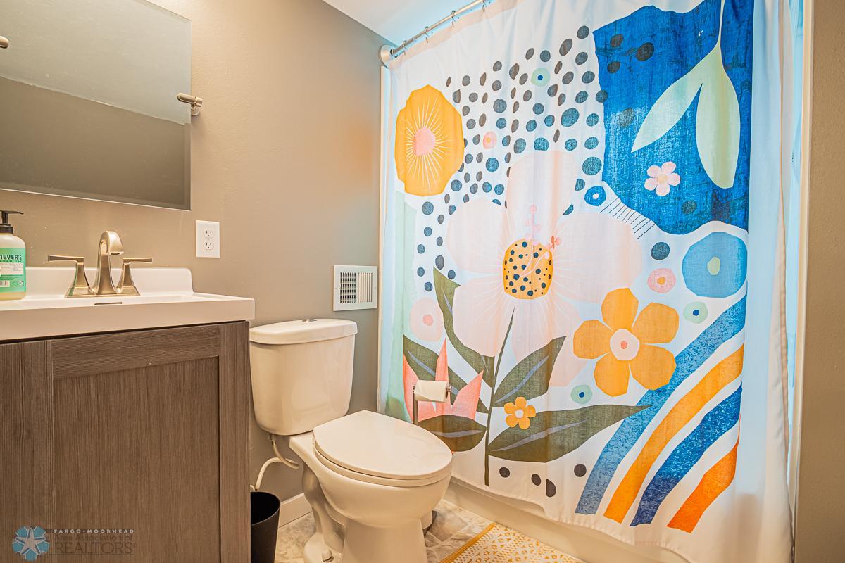 2nd floor bathroom