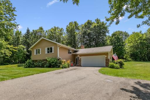 1-web-or-mls-19919-Hillside-Dr-Select28-01.jpg