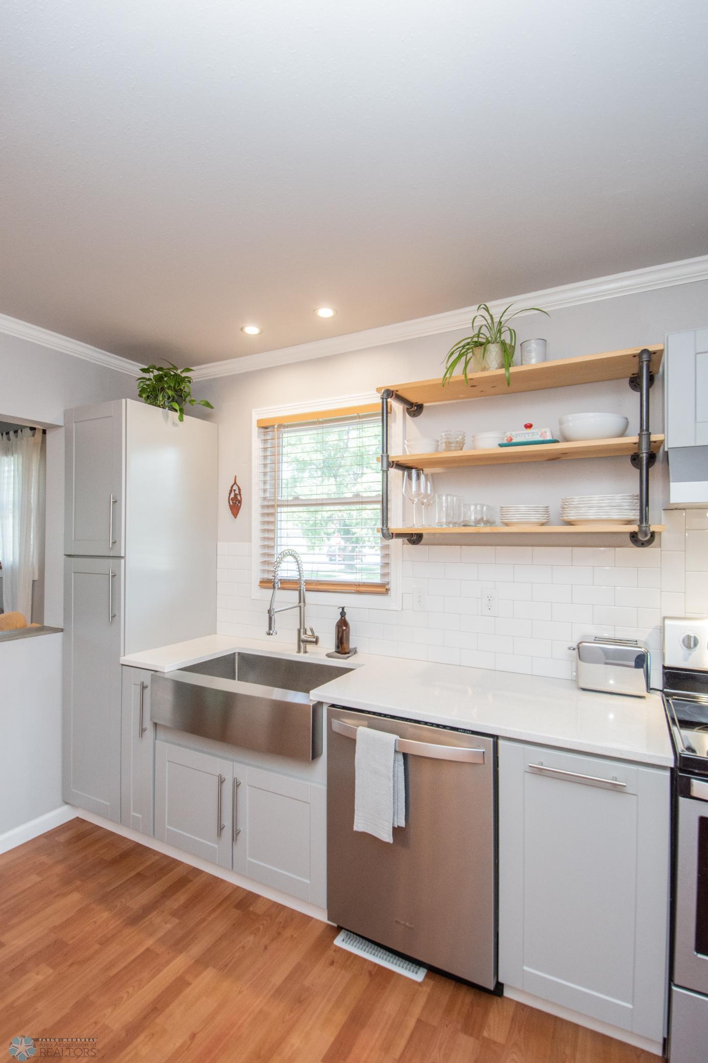 Farmhouse kitchen sink