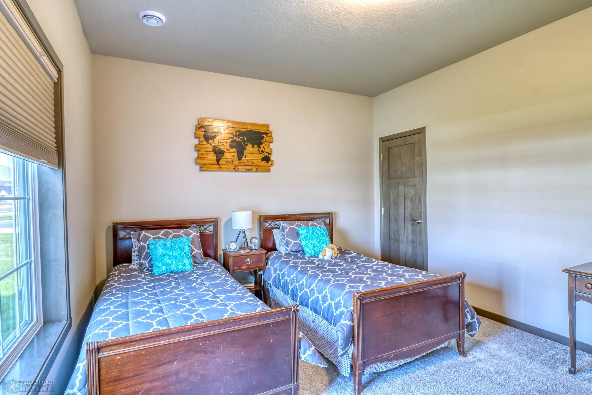 Bedroom1_2.jpg