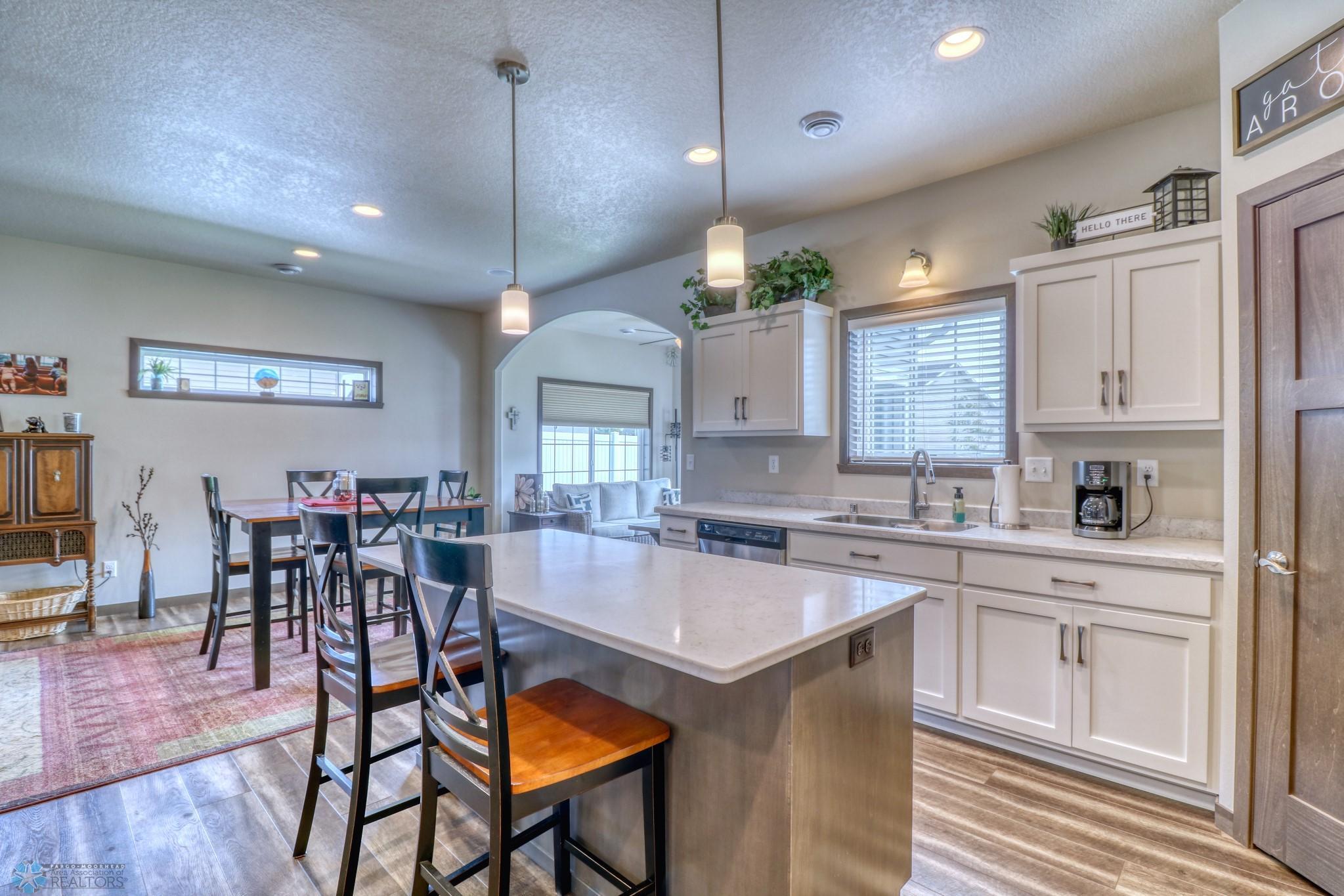 Kitchen1_2.jpg