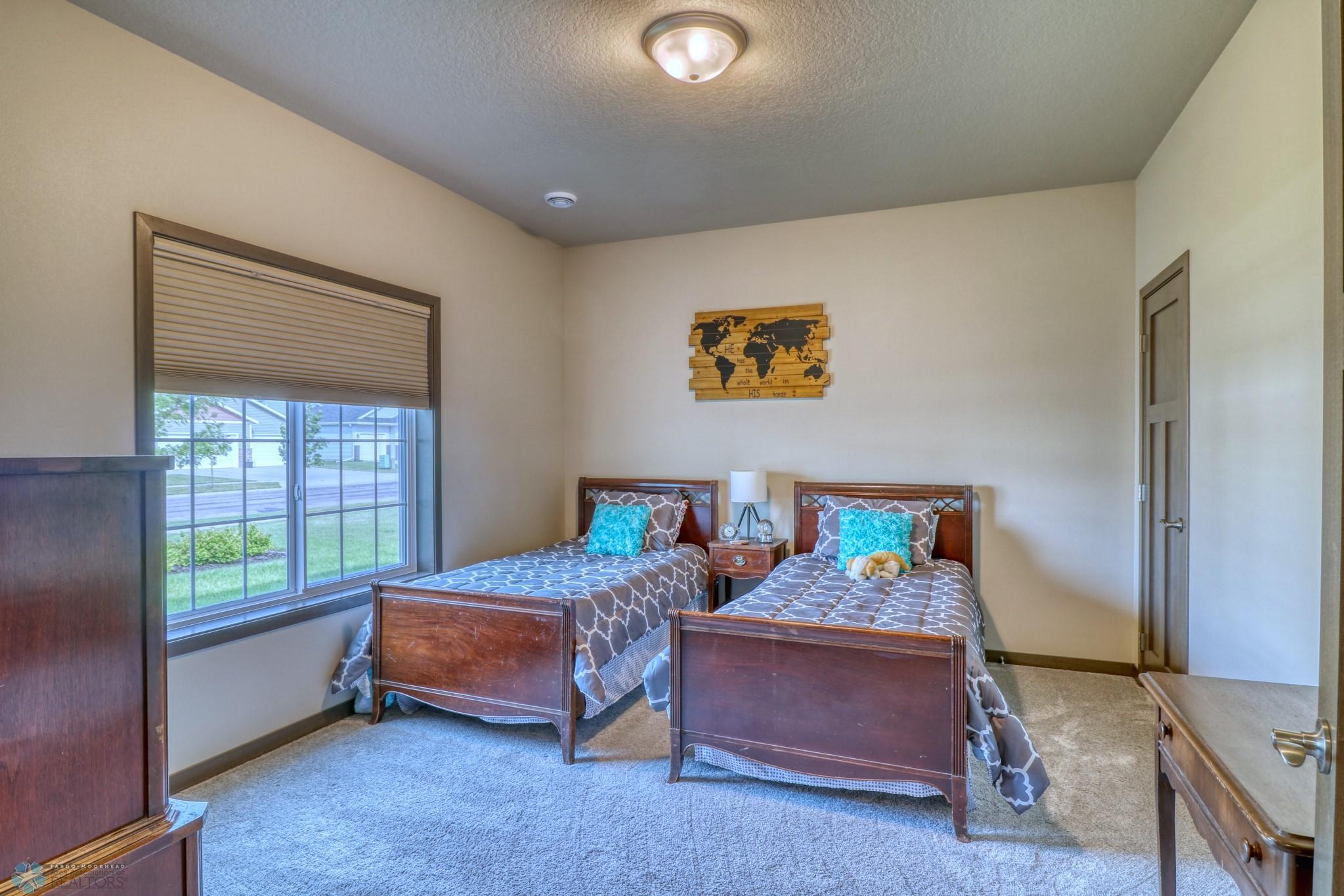 Bedroom1_1.jpg