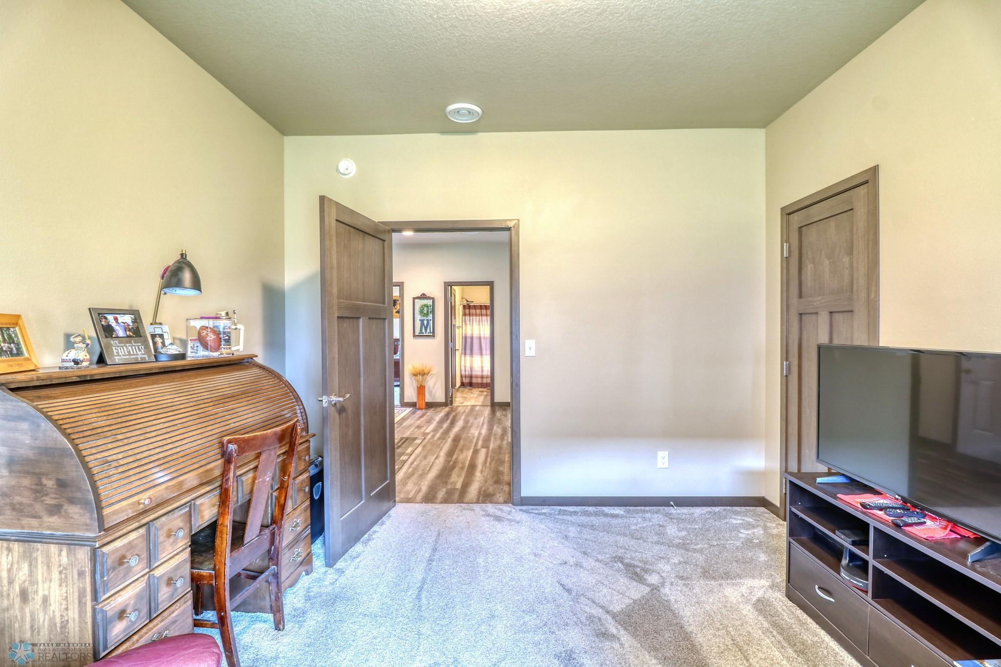 Bedroom2_2.jpg