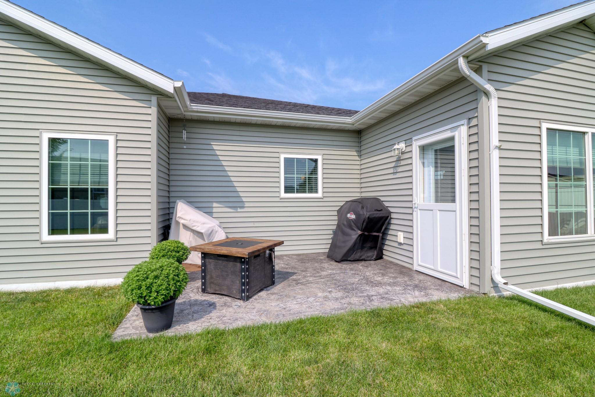 Backyard_Patio.jpg