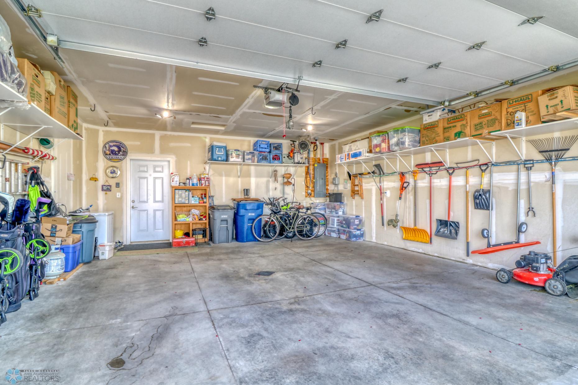 Garage1_1.jpg