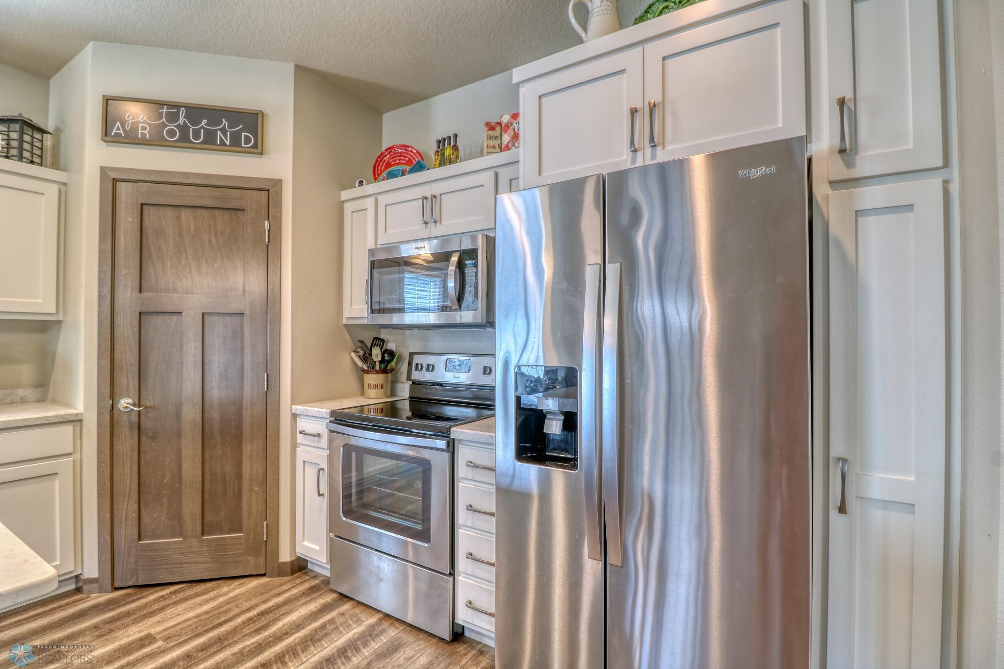 Kitchen1_3.jpg