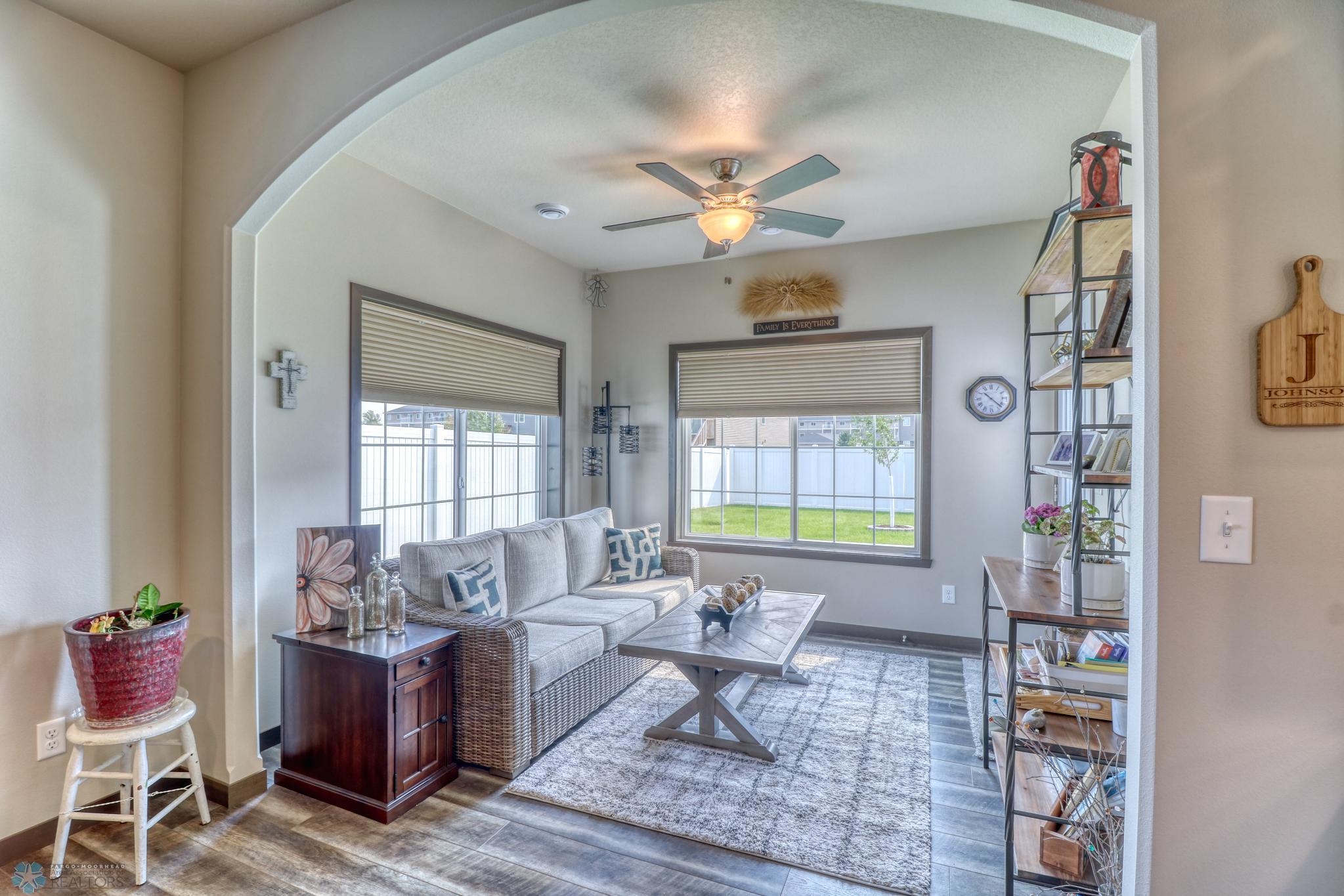 Sunroom1_1.jpg