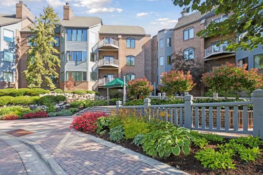 12700 Sherwood Place, 102, Minnetonka, MN 55305