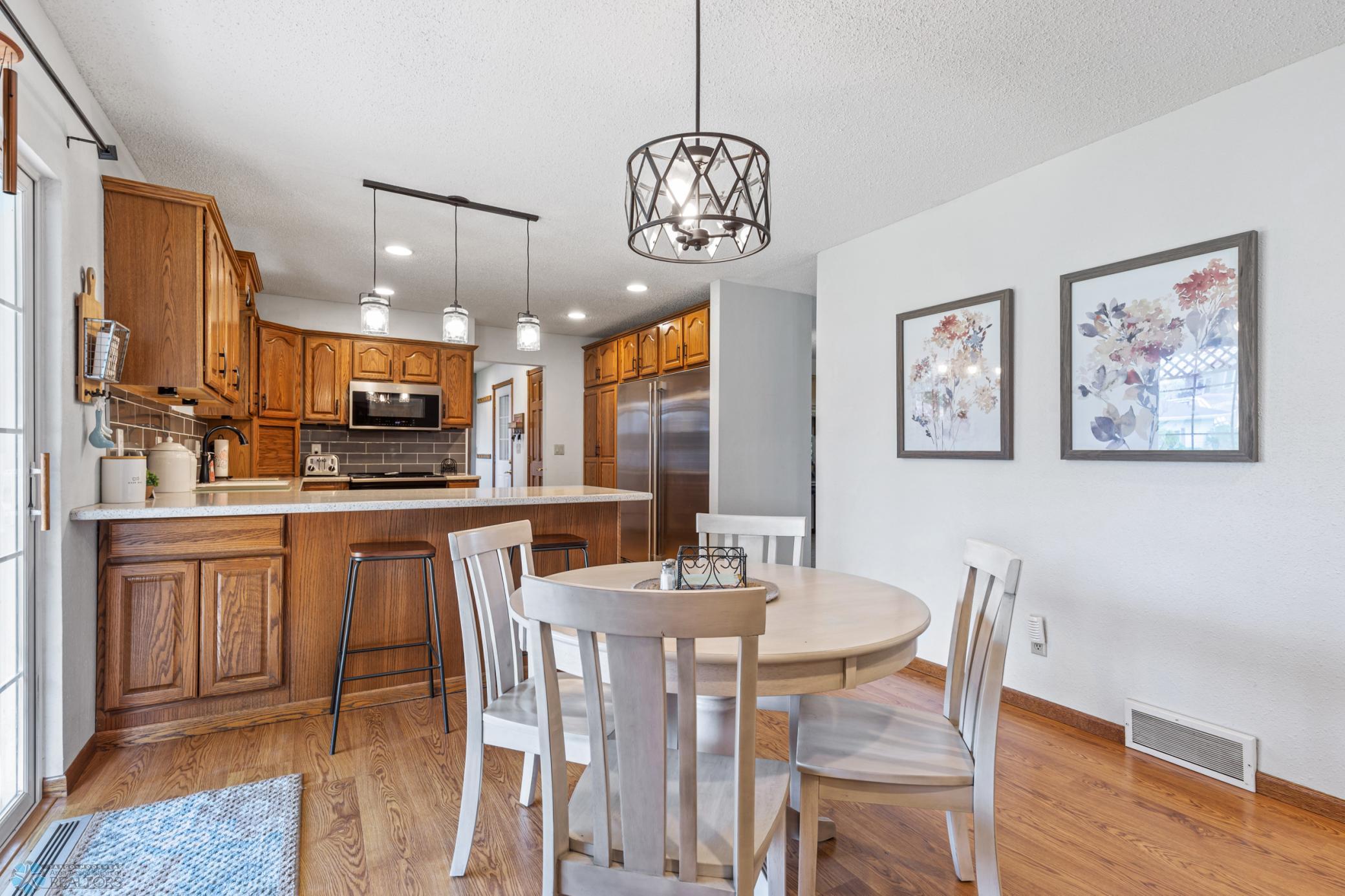 Kitchen/Dining Area