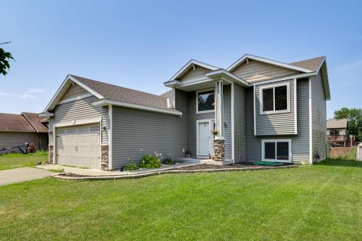 1230 Deer Haven Drive SE, Isanti, MN 55040