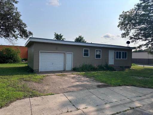 1200 3rd Avenue NE, Little Falls, MN 56345