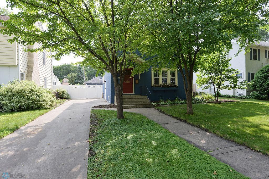 Extended driveway for extra parking