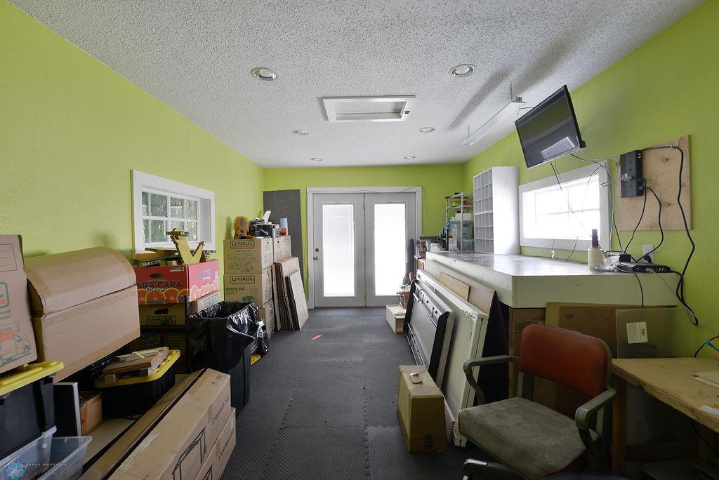 Heated workshop/craft room